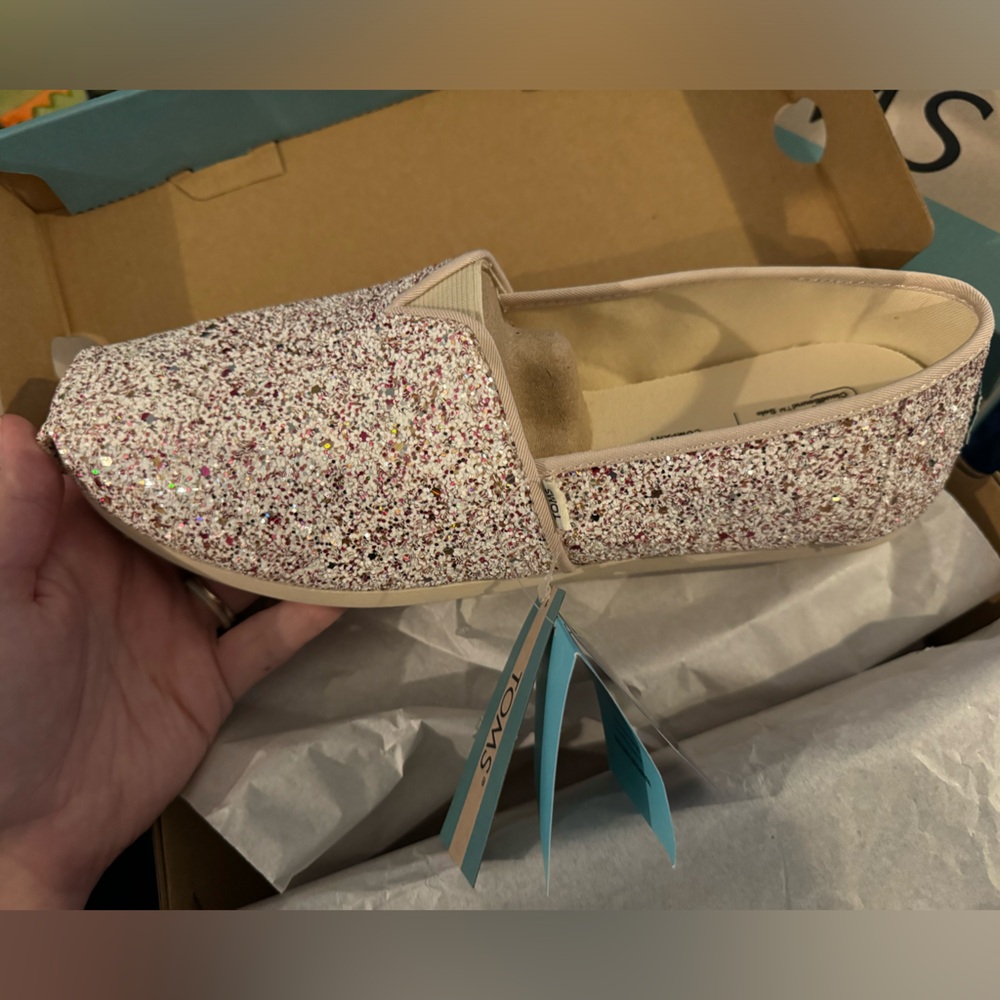Brand new “natural glitter” women’s toms size 9